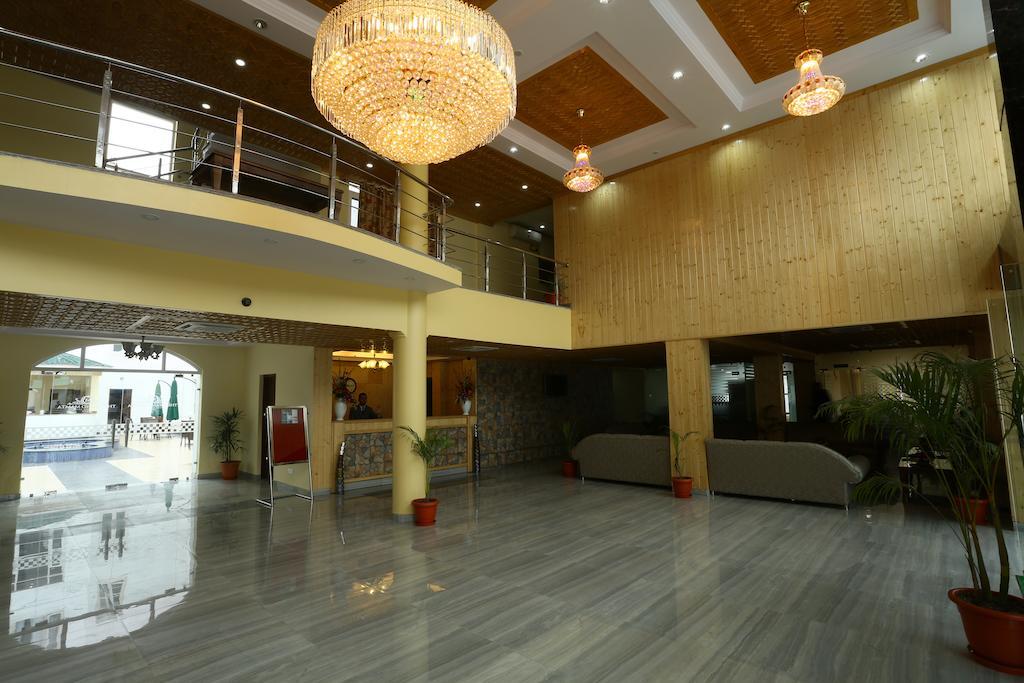 大马姆塔酒店 Srīnagar 外观 照片